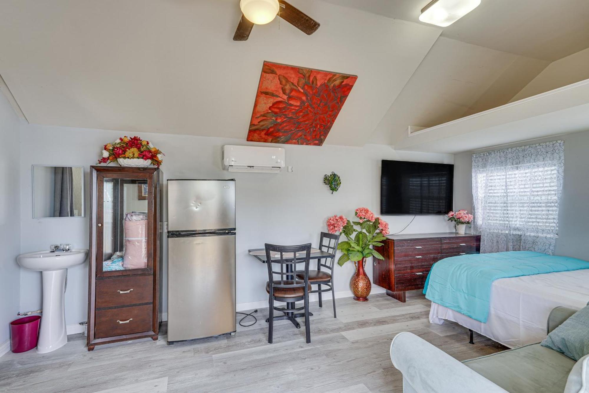 Lakefront Panama City Studio With Hot Tub Access Exterior photo